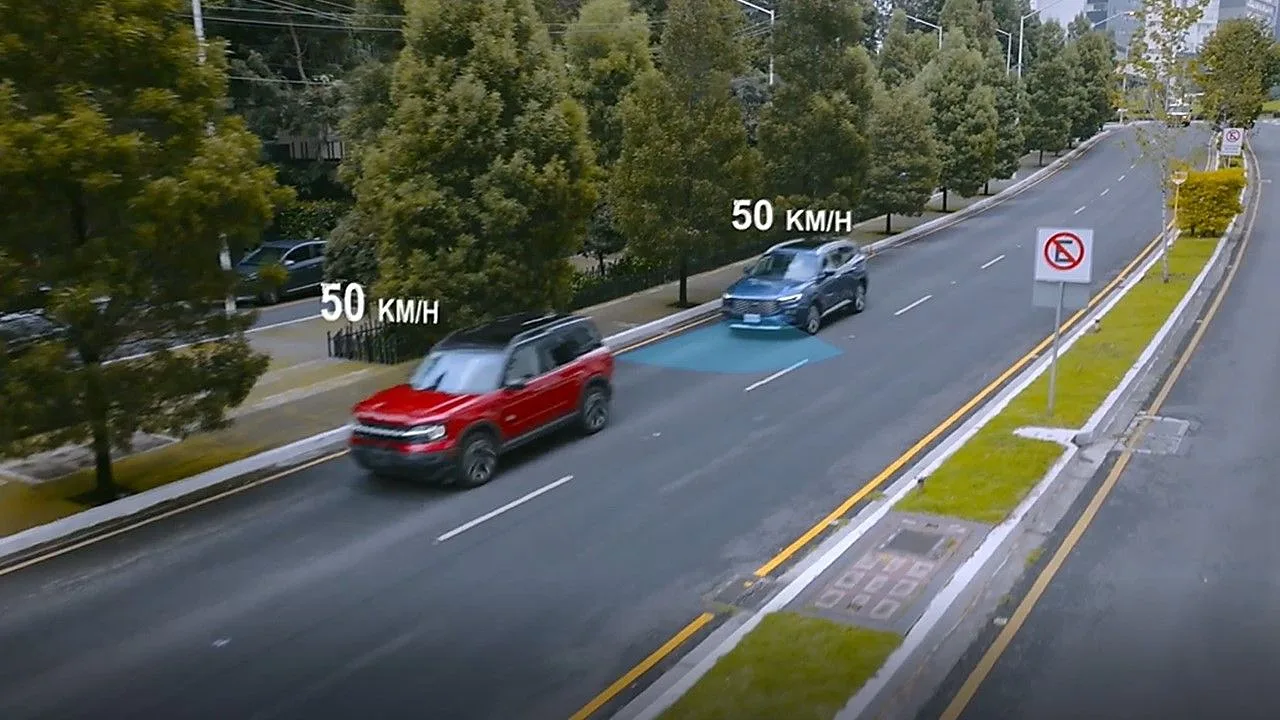 Control de velocidad crucero adaptativo con sistema "Stop & Go